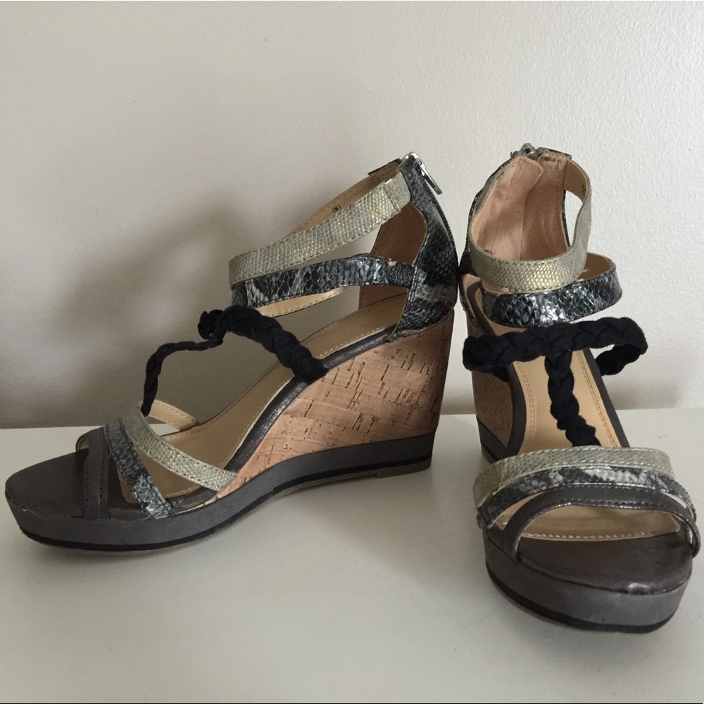 Ny&Co Gray & black wedges